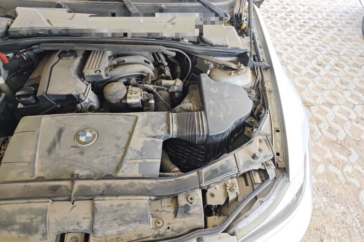 Used BMW 3 Series 2009 320i Sport Edition Engine Bay Left