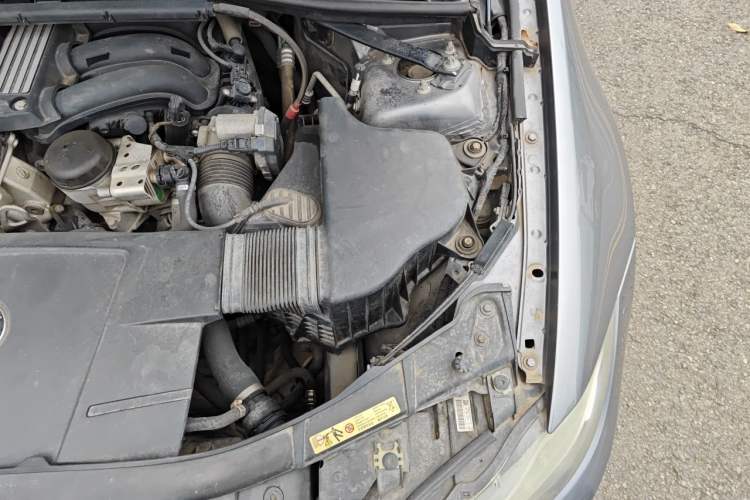 Used BMW 3 Series 2009 320i Luxury Edition Engine Bay Left