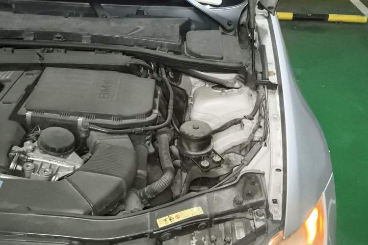Used BMW 3 Series 2009 335i Engine Bay Left