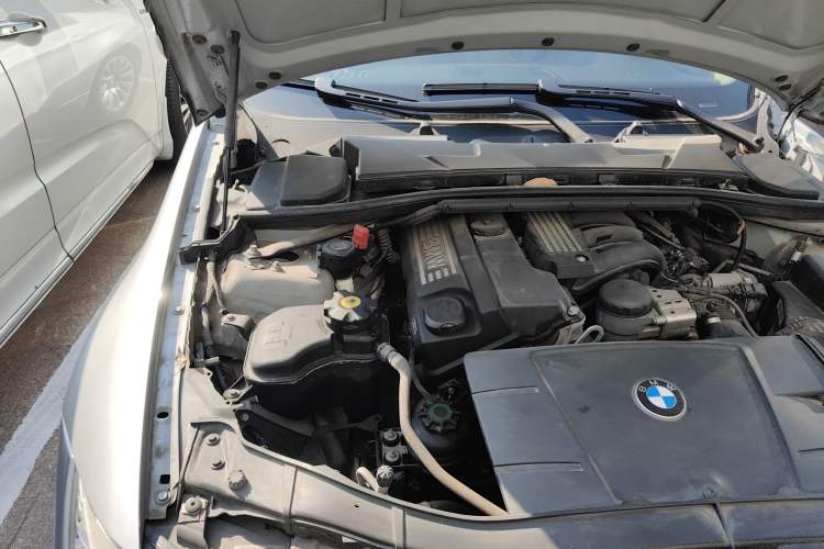 Used BMW 3 Series 2009 318i Leading Model Engine Bay Right