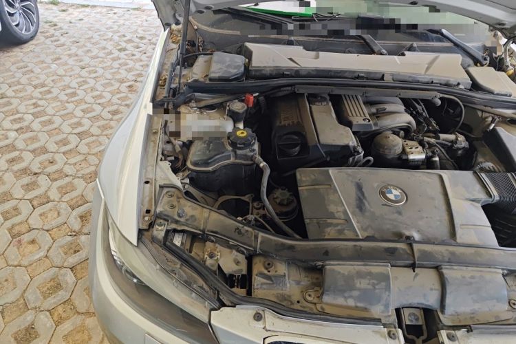 Used BMW 3 Series 2009 320i Sport Edition Engine Bay Right