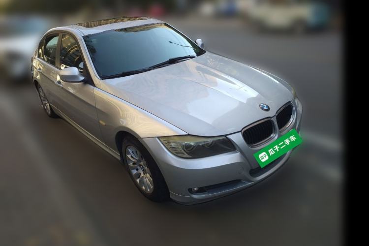 Used BMW 3 Series 2009 318i Leading Model Front Right 45 Deg