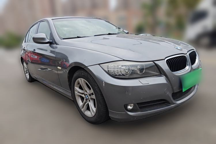 Used BMW 3 Series 2009 320i Luxury Edition Front Right 45 Deg