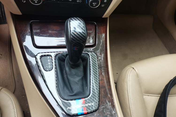 Used BMW 3 Series 2009 320i Sport Edition Gear Lever