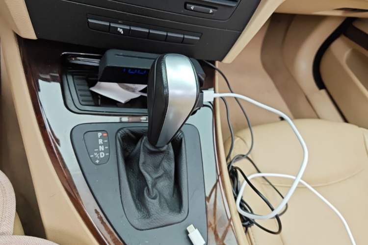 Used BMW 3 Series 2009 320i Luxury Edition Gear Lever