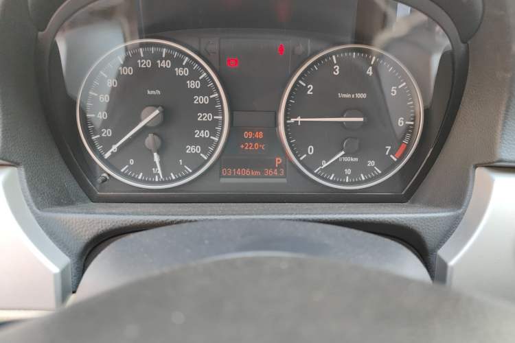 Used BMW 3 Series 2009 318i Leading Model Odometer Close Up