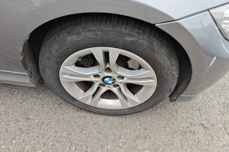 Used BMW 3 Series 2009 320i Luxury Edition Right Front Wheel Hub