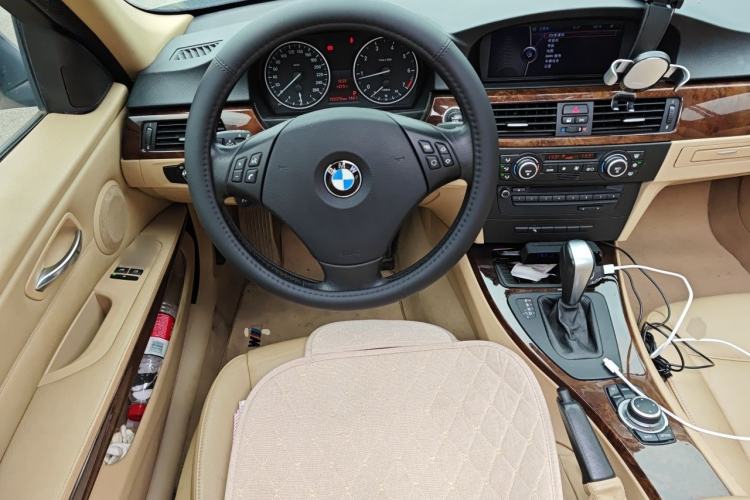 Used BMW 3 Series 2009 320i Luxury Edition Steering Wheel
