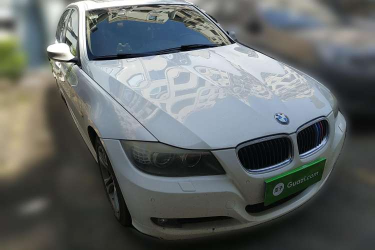 Used BMW 3 Series 2009 320i Luxury Edition Front Right 45 Deg