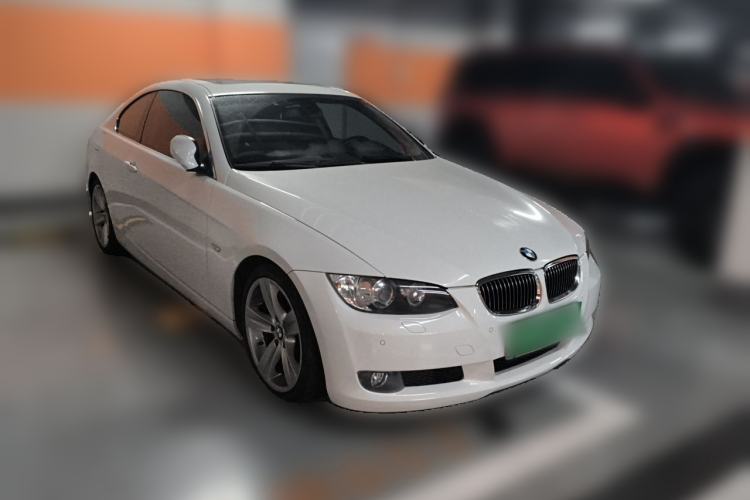 Used BMW 3 Series 2009 330i two-door coupe Front Right 45 Deg