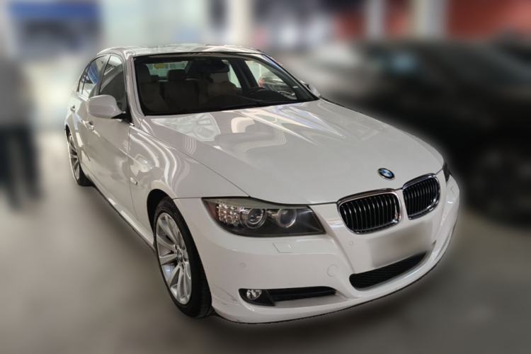 Used BMW 3 Series 2009 325i Luxury Edition Front Right 45 Deg