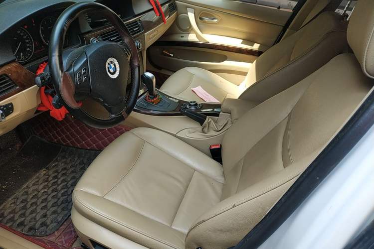 Used BMW 3 Series 2009 320i Luxury Edition Left Front Seat
