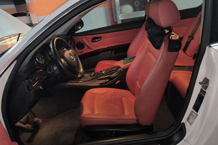 Used BMW 3 Series 2009 330i two-door coupe Left Front Seat