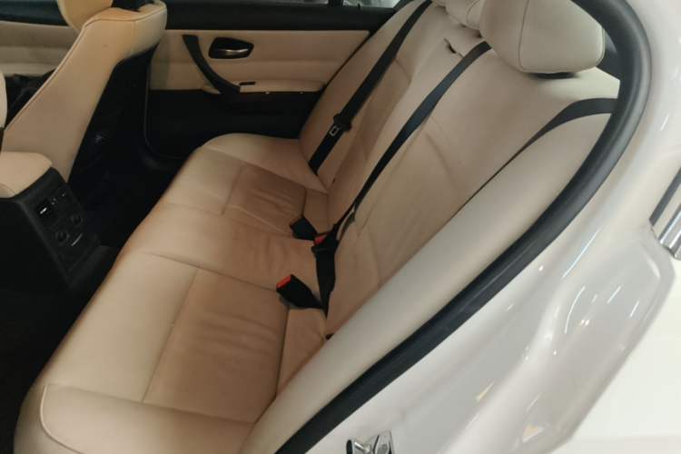 Used BMW 3 Series 2009 325i Luxury Edition Left Rear Seat