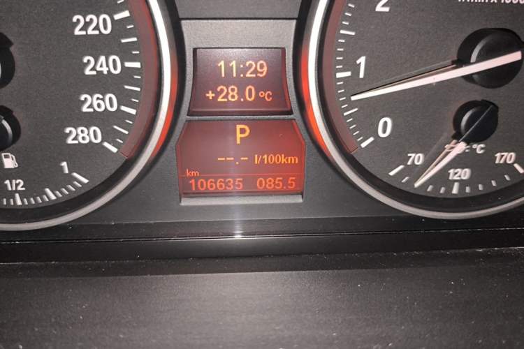 Used BMW 3 Series 2009 330i two-door coupe Odometer Close Up
