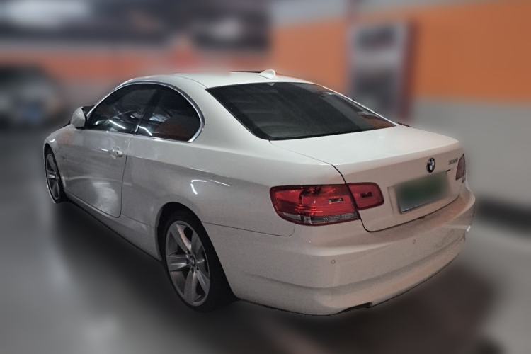 Used BMW 3 Series 2009 330i two-door coupe Rear Left 45 Deg