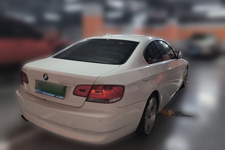 Used BMW 3 Series 2009 330i two-door coupe Rear Right 45 Deg