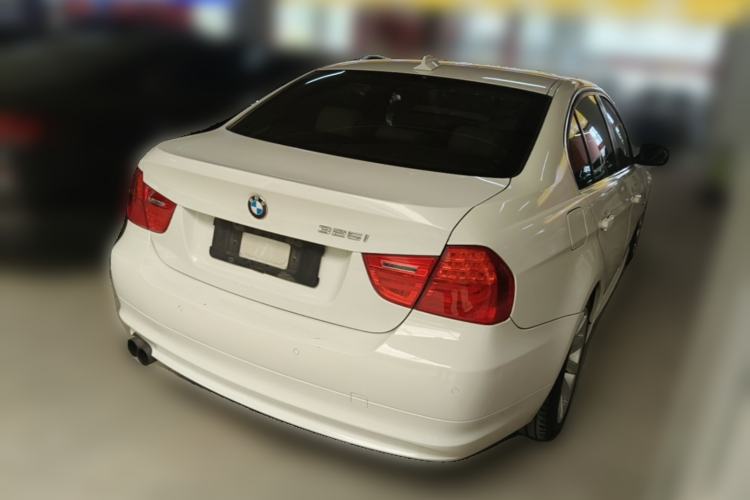 Used BMW 3 Series 2009 325i Luxury Edition Rear Right 45 Deg