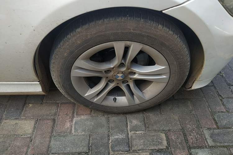 Used BMW 3 Series 2009 320i Luxury Edition Right Front Wheel Hub