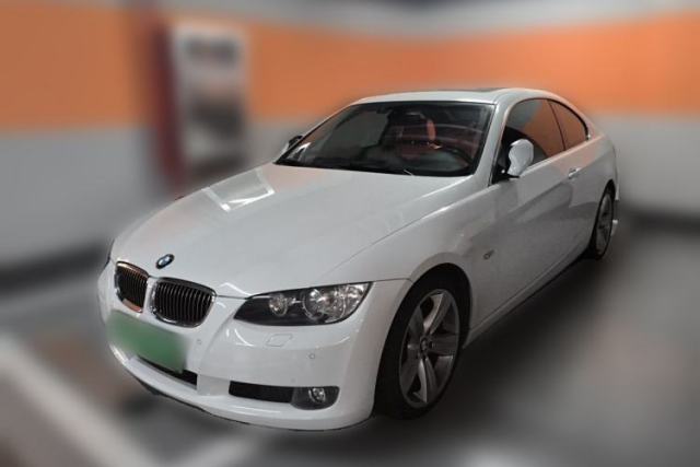 Ojetý BMW 3 Series 2009 330i two-door coupe