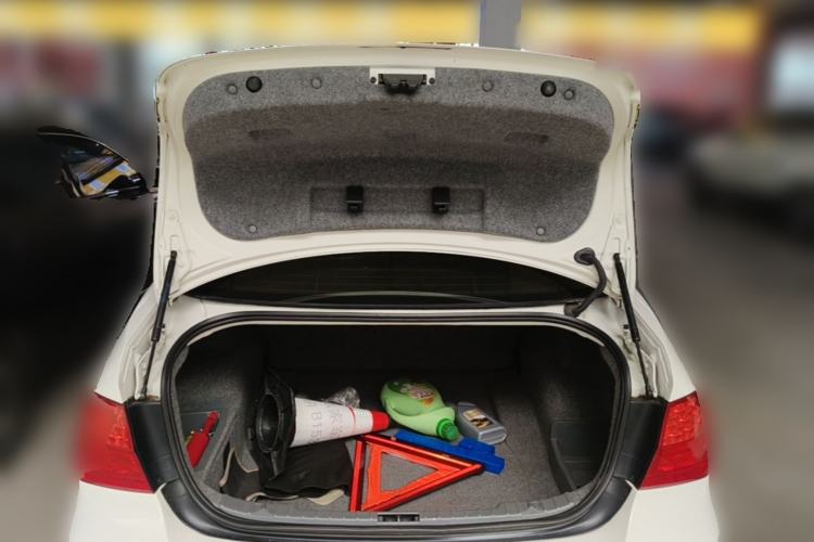 Used BMW 3 Series 2009 325i Luxury Edition Trunk