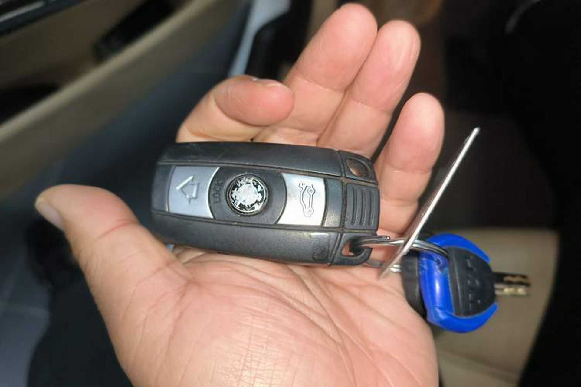 Used BMW 3 Series 2009 325i Sport Edition Vehicle Key