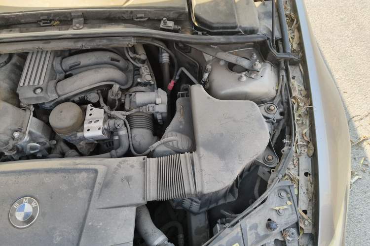 Used BMW 3 Series 2009 318i Active Edition Engine Bay Left