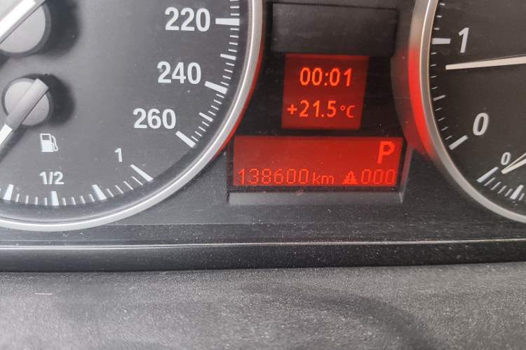 Used BMW 3 Series 2009 318i Active Edition Odometer Close Up