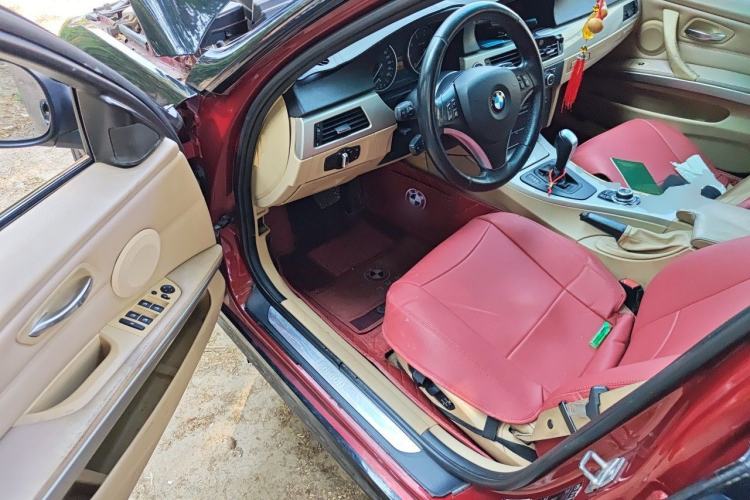 Used BMW 3 Series 2010 320i Luxury Model Driver Seat