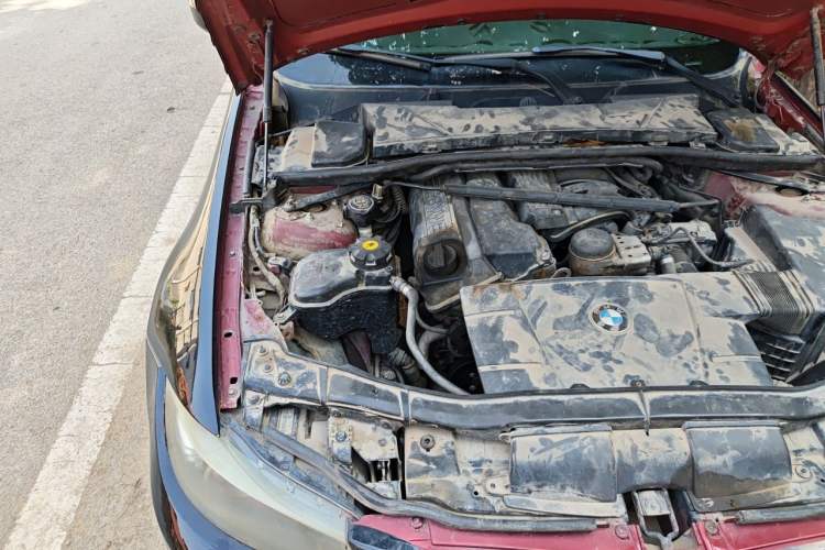Used BMW 3 Series 2010 320i Luxury Model Engine Bay Right