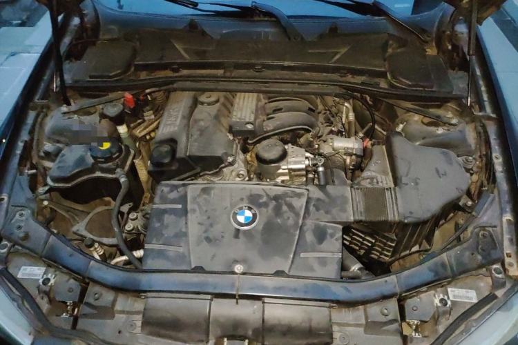 Used BMW 3 Series 2010 318i Leading Model Engine Bay