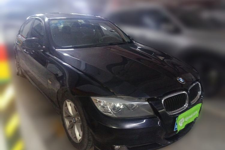Used BMW 3 Series 2010 320i Luxury Model Front Right 45 Deg