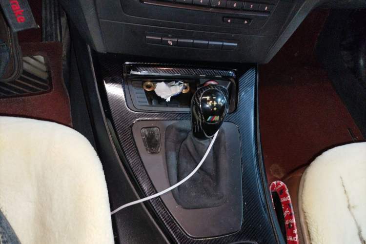 Used BMW 3 Series 2010 320i Luxury Model Gear Lever