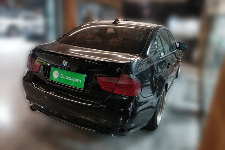Used BMW 3 Series 2010 320i Luxury Model Rear Right 45 Deg