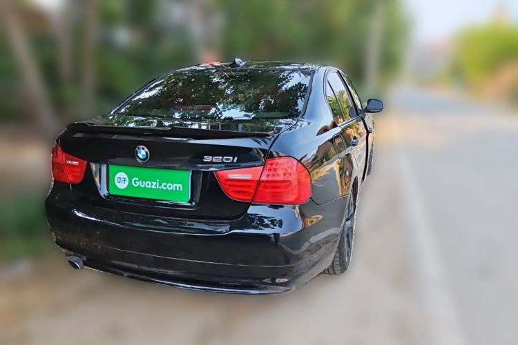Used BMW 3 Series 2010 320i Luxury Model Rear Right 45 Deg