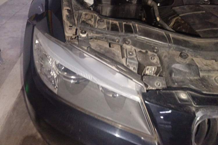 Used BMW 3 Series 2010 320i Luxury Model Right Front Headlight