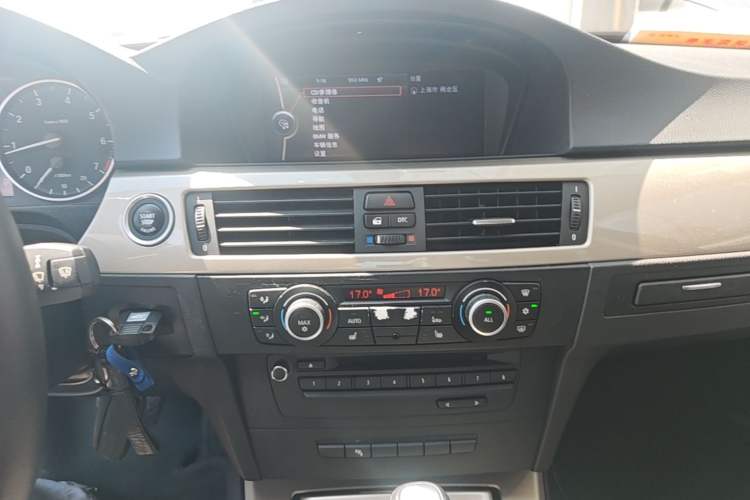 Used BMW 3 Series 2010 320i Luxury Model Audio And AC Panel