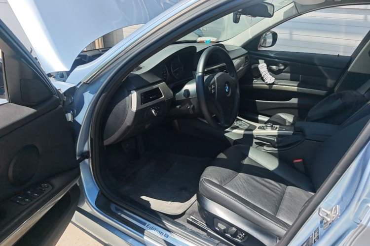 Used BMW 3 Series 2010 320i Luxury Model Driver Seat