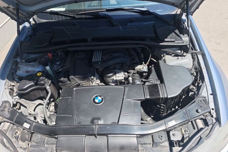 Used BMW 3 Series 2010 320i Luxury Model Engine Bay