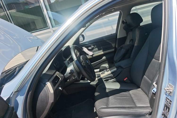 Used BMW 3 Series 2010 320i Luxury Model Left Front Seat