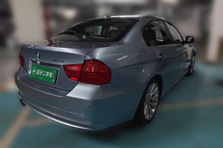 Used BMW 3 Series 2010 325i Luxury Model Rear Right 45 Deg