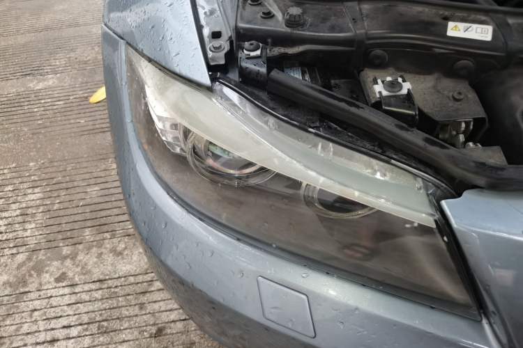 Used BMW 3 Series 2010 320i Luxury Model Right Front Headlight