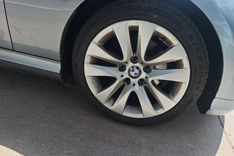 Used BMW 3 Series 2010 320i Luxury Model Right Front Wheel Hub