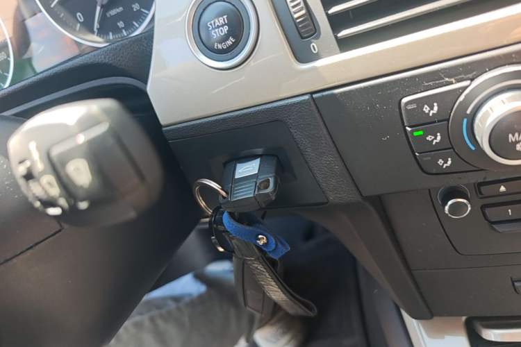 Used BMW 3 Series 2010 320i Luxury Model Vehicle Key