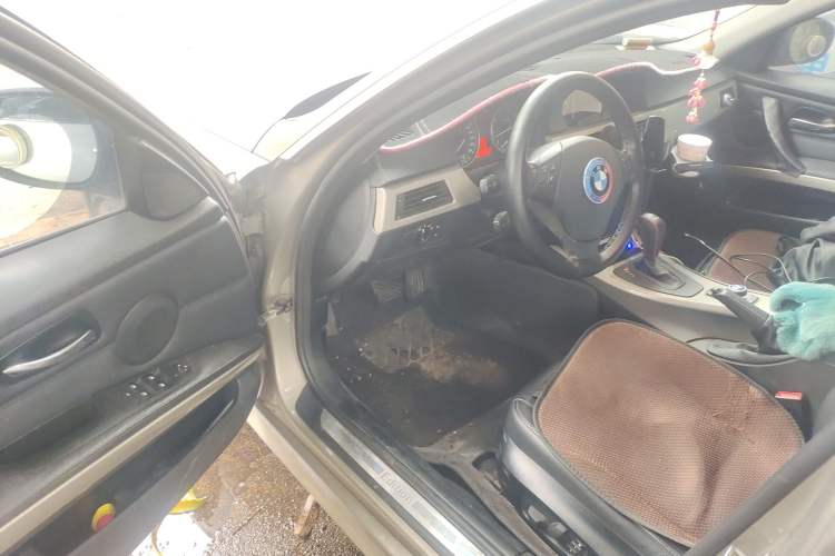Used BMW 3 Series 2010 320i Luxury Edition Driver Seat