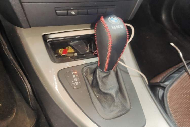 Used BMW 3 Series 2010 320i Luxury Edition Gear Lever