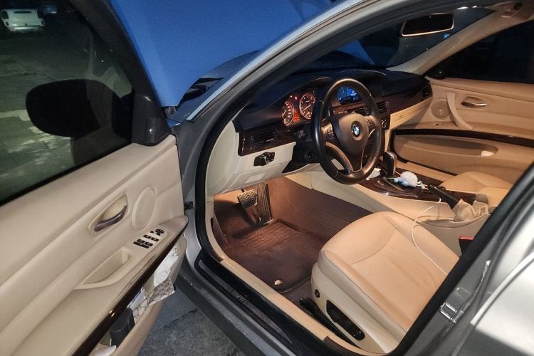 Used BMW 3 Series 2010 325i Luxury Model Driver Seat