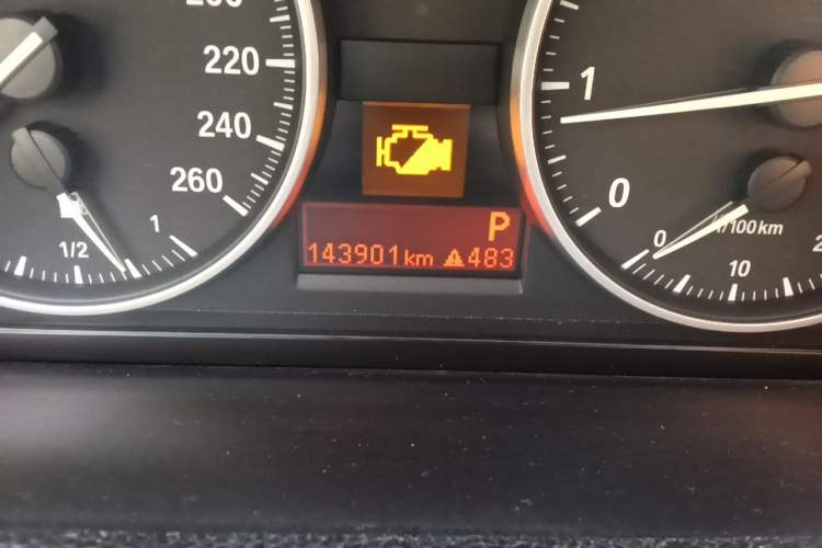 Used BMW 3 Series 2010 320i Sport Edition Odometer Close Up