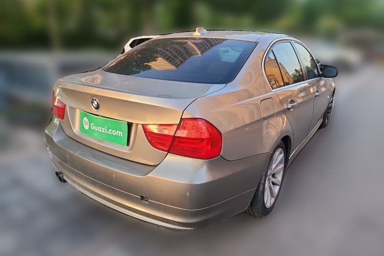 Used BMW 3 Series 2010 325i Luxury Model Rear Right 45 Deg