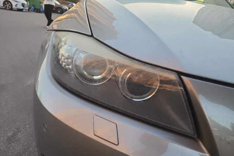 Used BMW 3 Series 2010 325i Luxury Model Right Front Headlight